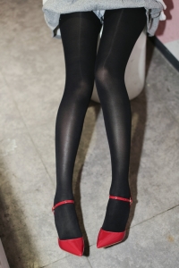 [奈丝写真] NO.077 猫璃-纯黑的丝 正红的鞋 [35P-172MB]